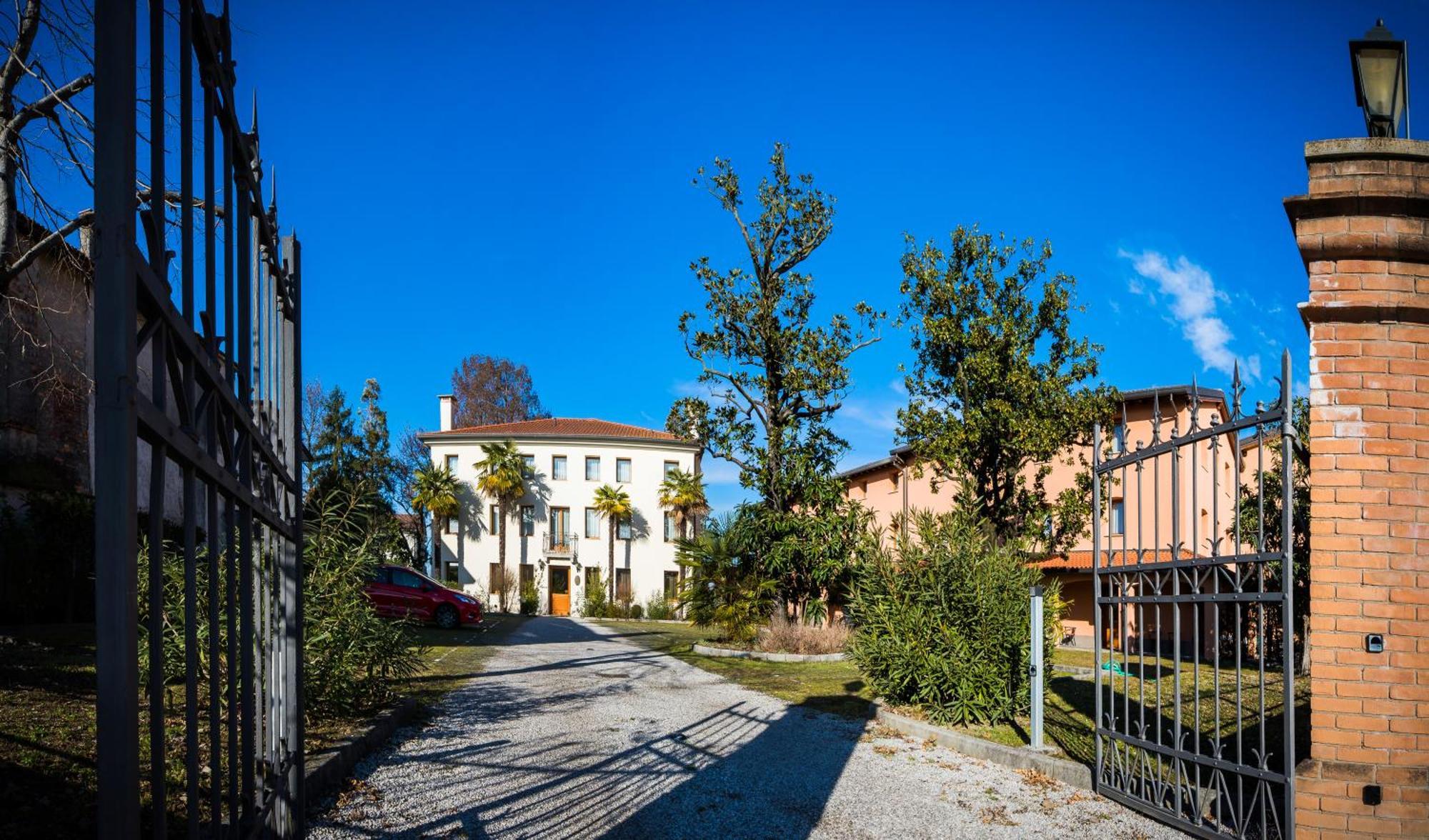 Hotel Dall'Ongaro Ghirano Екстер'єр фото