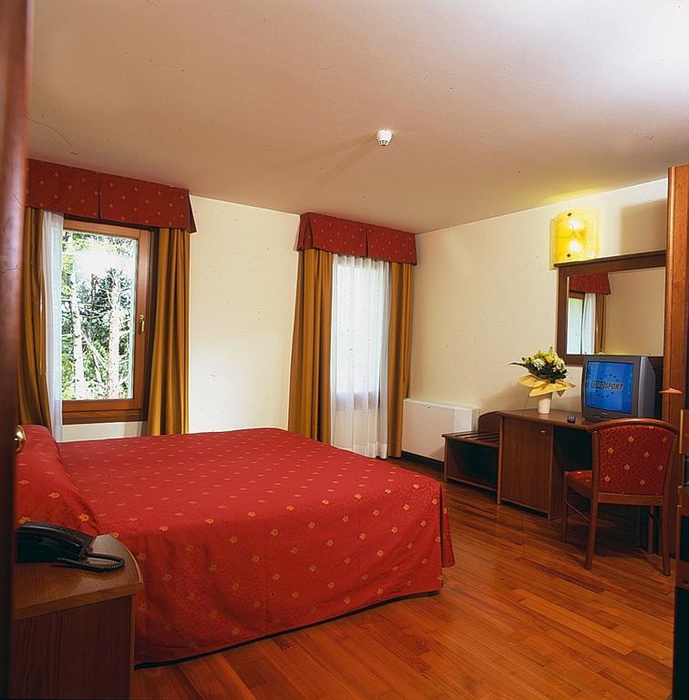 Hotel Dall'Ongaro Ghirano Екстер'єр фото