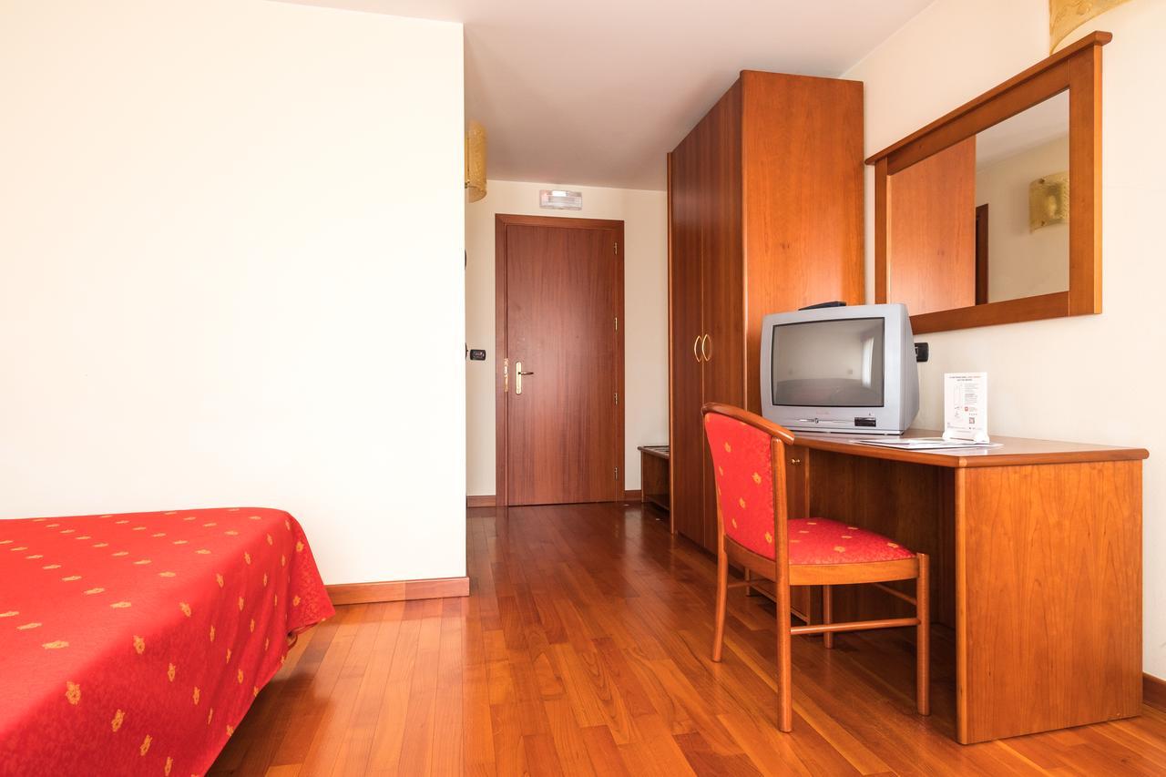Hotel Dall'Ongaro Ghirano Екстер'єр фото