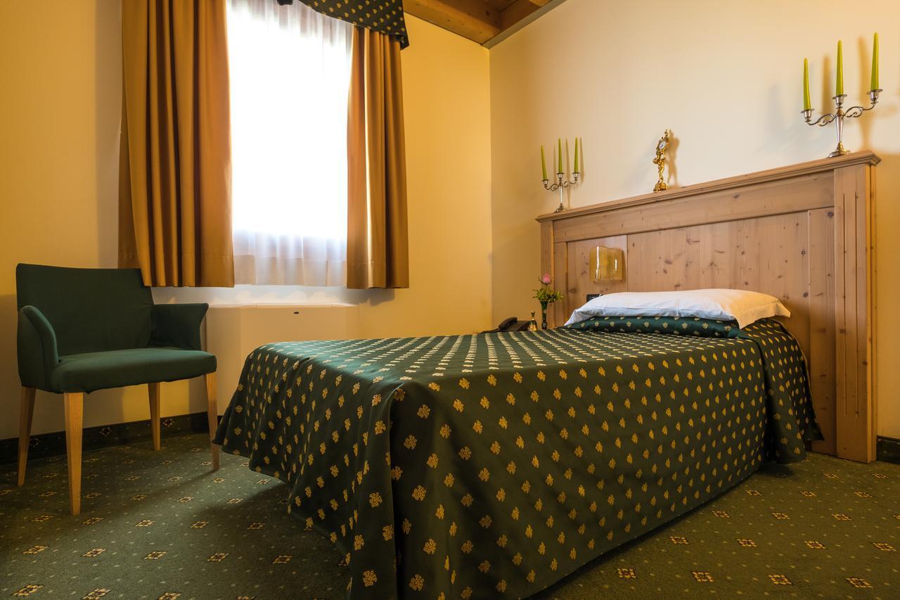 Hotel Dall'Ongaro Ghirano Екстер'єр фото